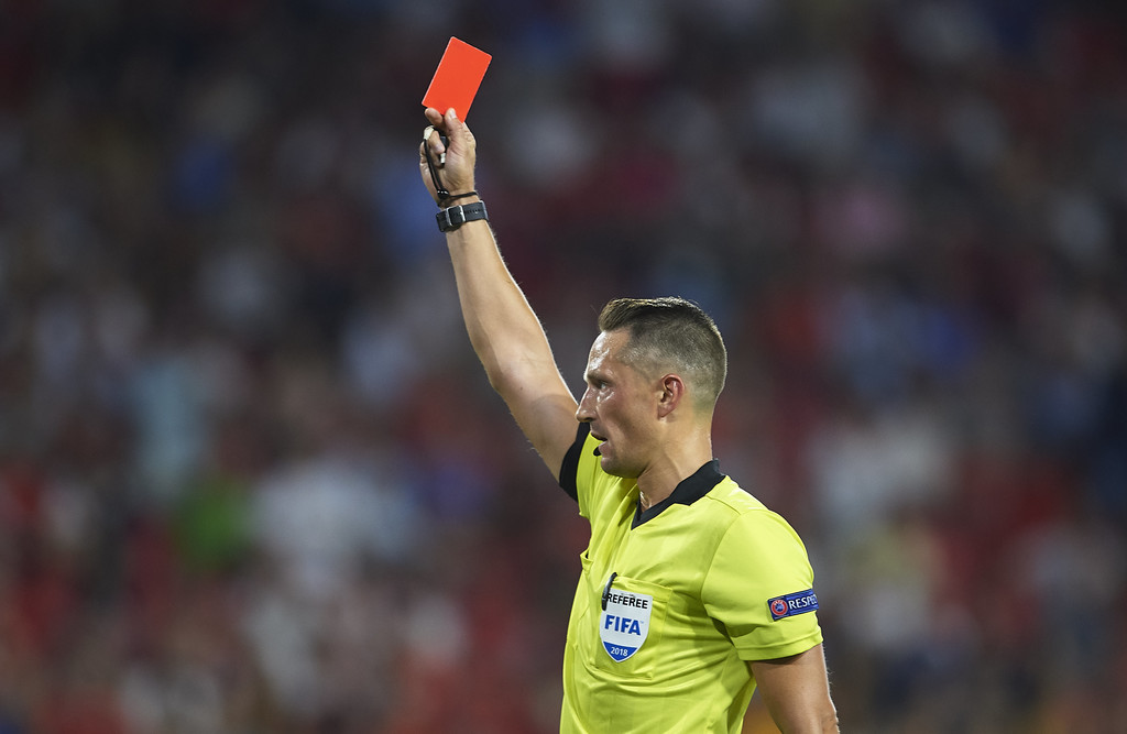 FİFA referisi ittihamlara cavab verdi